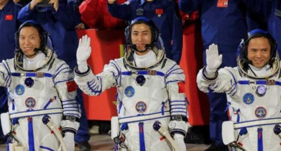 China’s Youngest Astronaut Heads to Space with 4 M